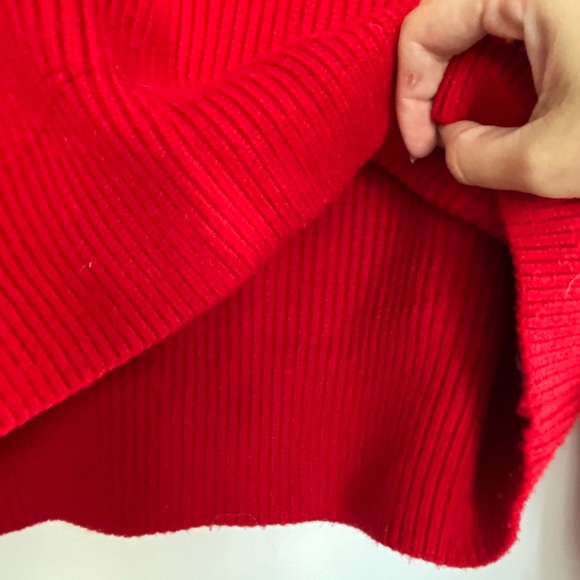 New Ribbed Red Crop Sweater - Picture 4 of 5